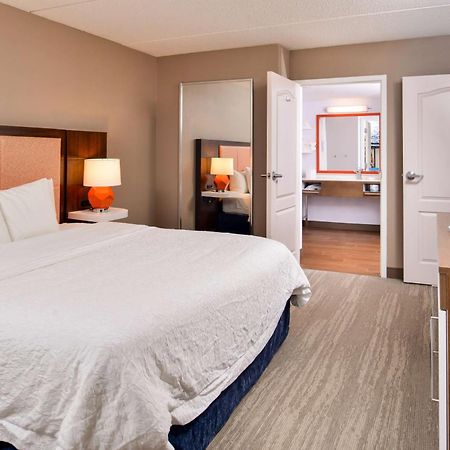Hampton Inn Emporia Exterior photo