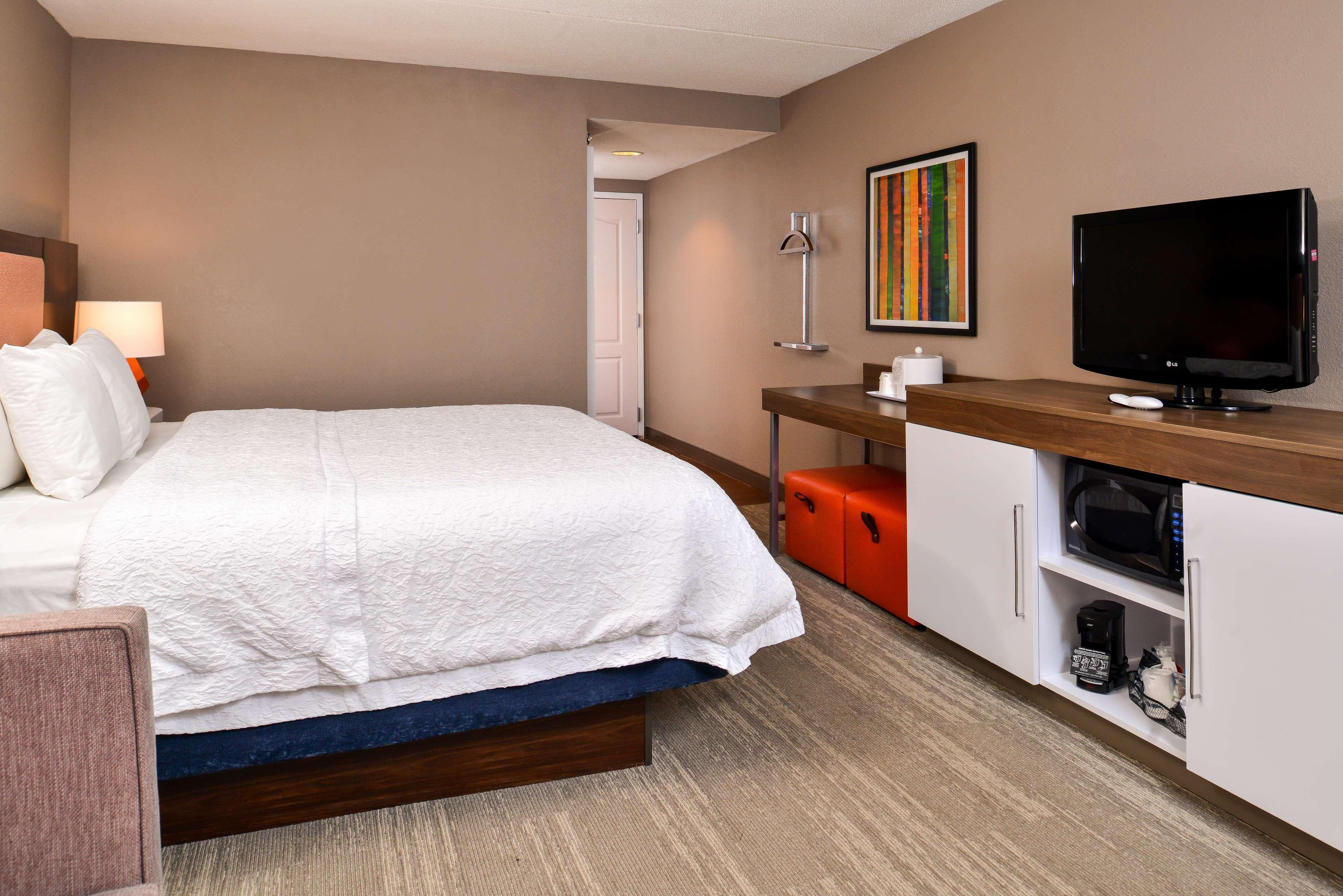 Hampton Inn Emporia Exterior photo