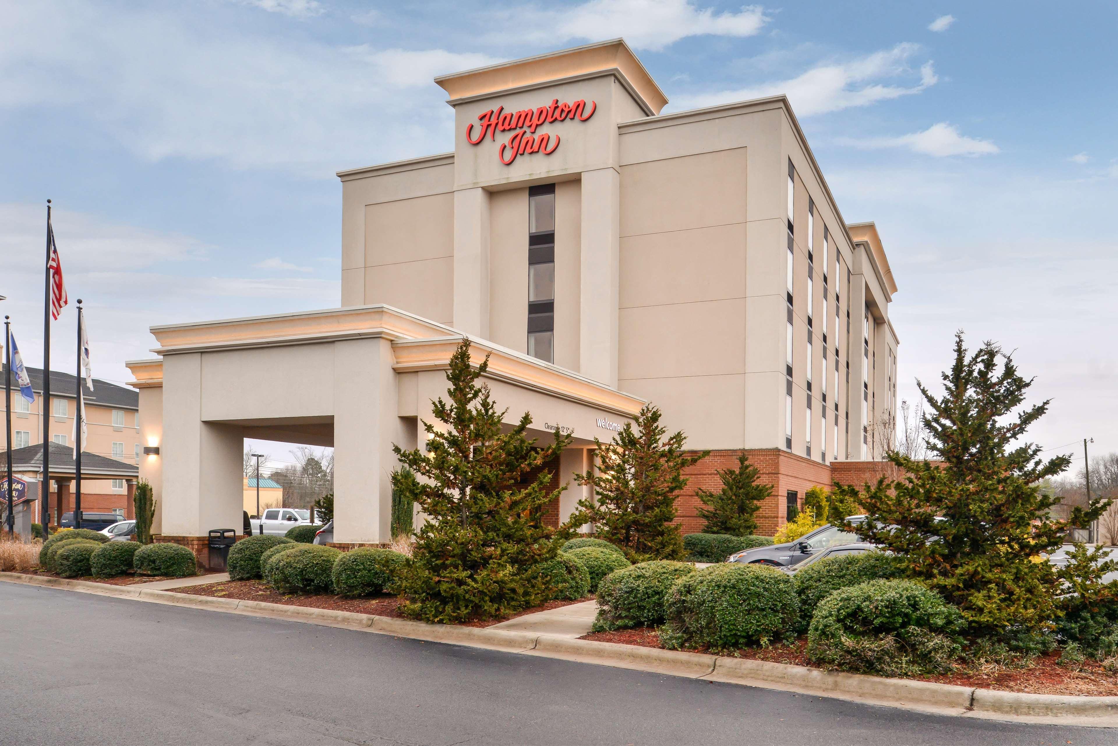 Hampton Inn Emporia Exterior photo