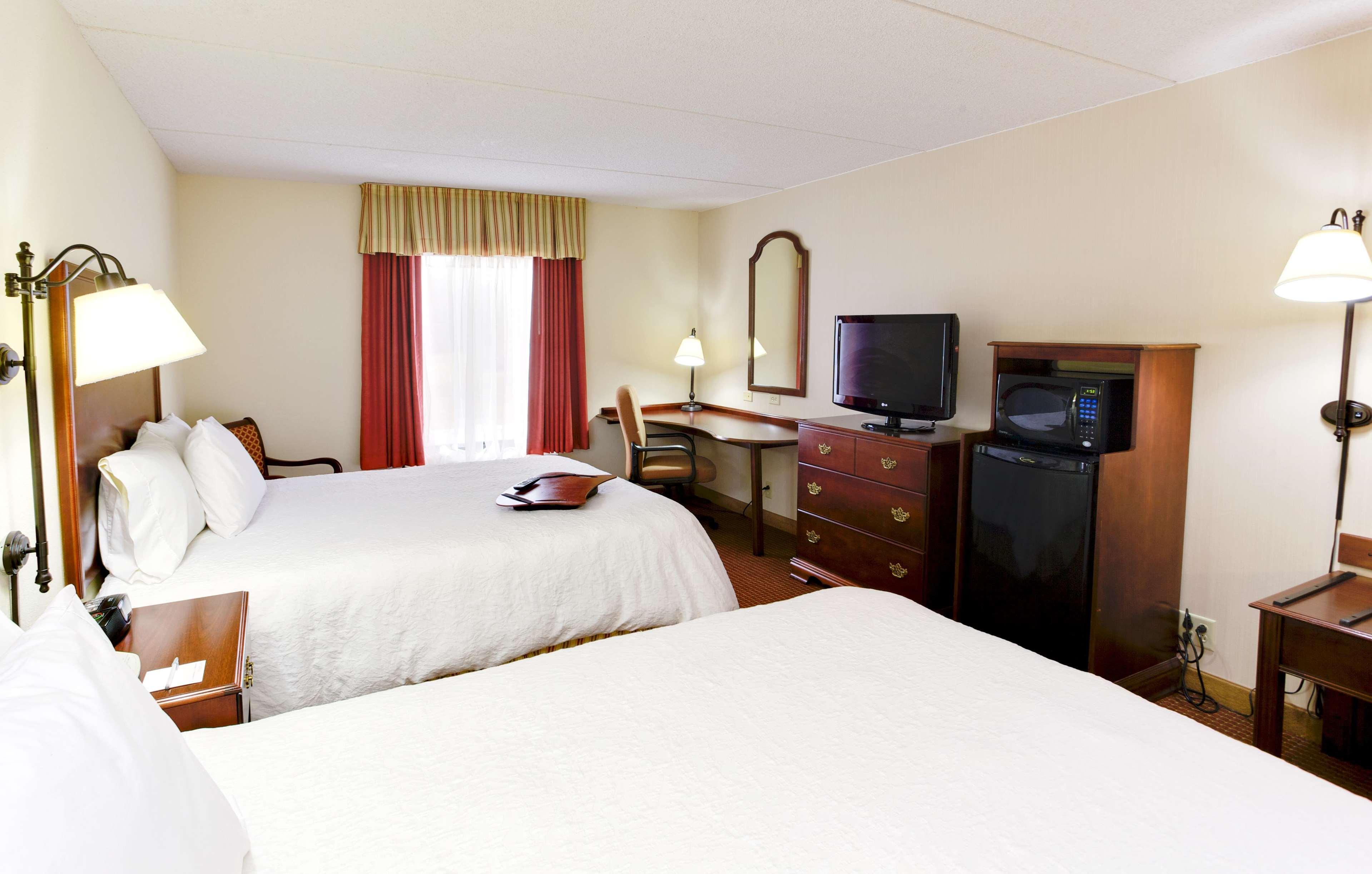Hampton Inn Emporia Exterior photo
