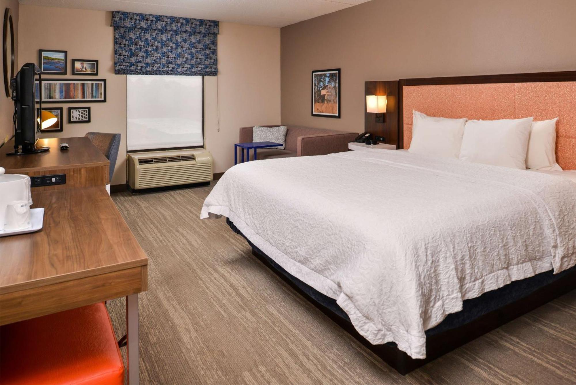 Hampton Inn Emporia Exterior photo