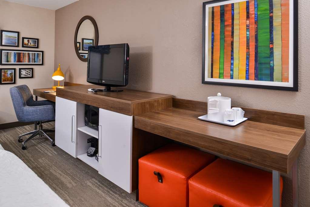 Hampton Inn Emporia Room photo