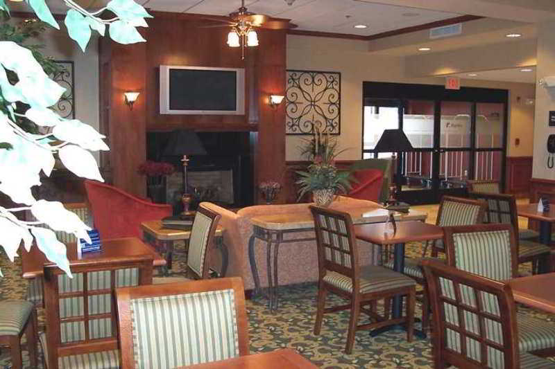 Hampton Inn Emporia Interior photo